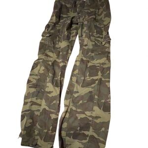 Garage brand Women’s Green and Brown Cargo Pants